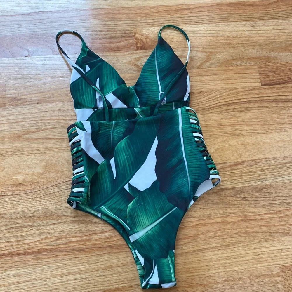 Cupshe Women’s One Piece Bathing Suit - Cheeky - Tropical Palm Leaves
